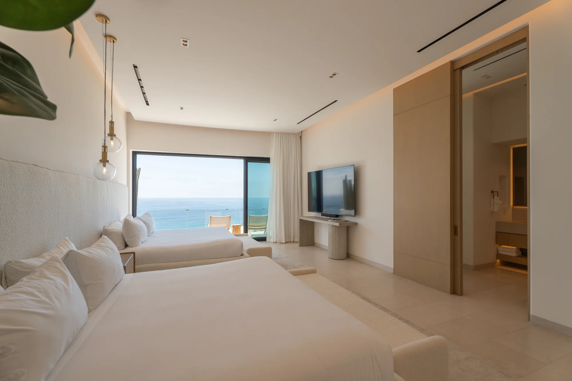 Side-Garden Suite